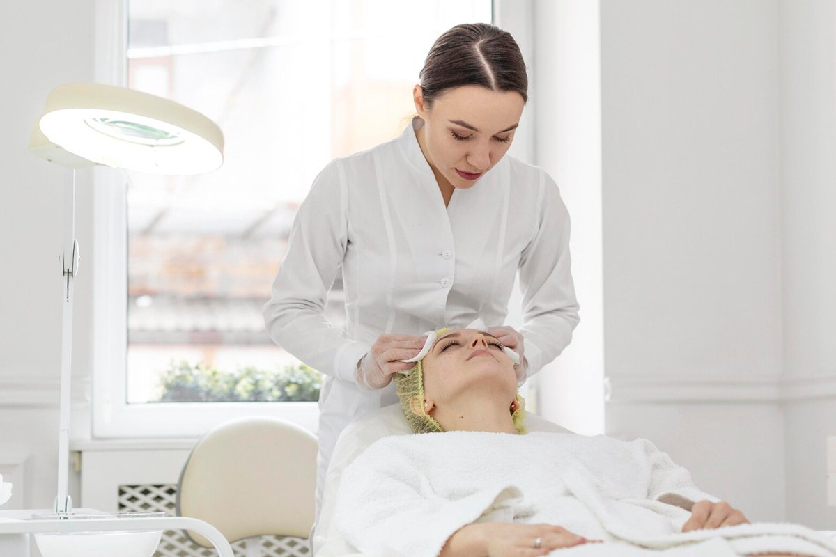 Cildiniz Sizi Anlatır: Derma Bakımlarının Gücü